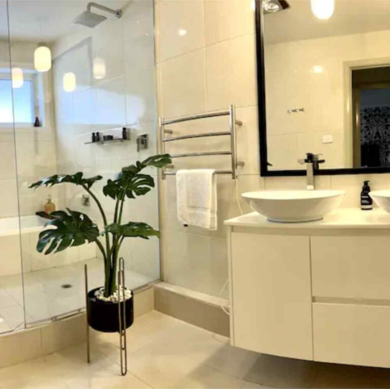 The Residence main bathroom